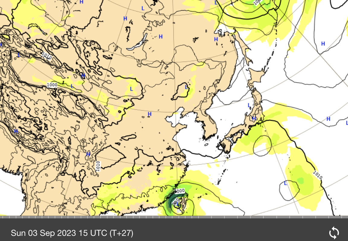 ヨーロッパ中期予報センター（ECMWF）による台風12号の予報