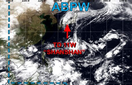 台風10号米軍の予報図